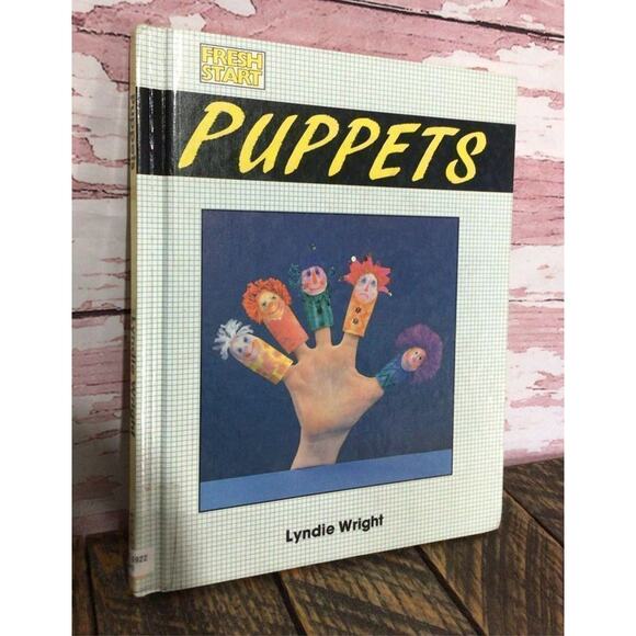 1989 PUPPETS By Lyndie Wright Hardback Vintage Book ~ Finger Puppets - Picture 1 of 10